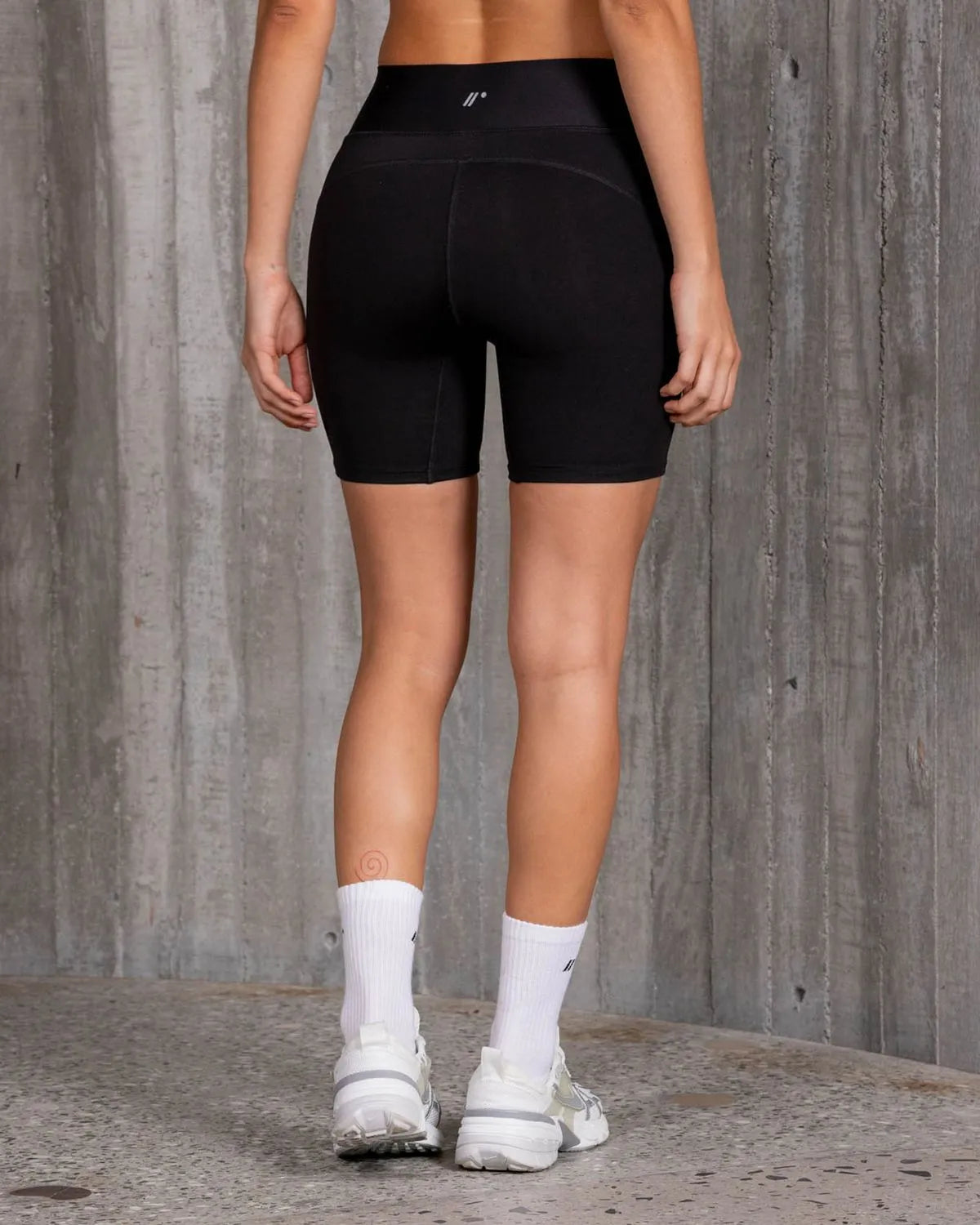Short Deportivo Negro Coleccion